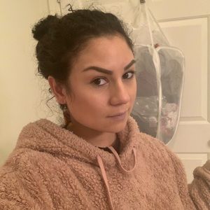 Meet your Posher, Pamela